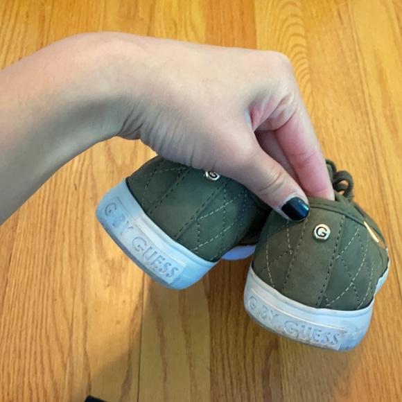 Green guess shoes - Picture 4 of 4